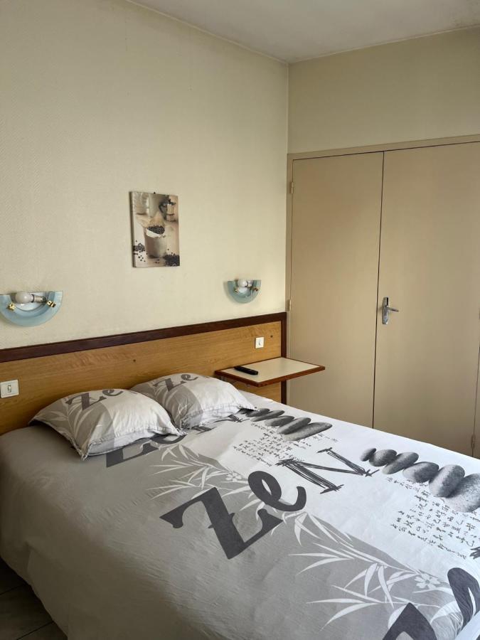 Studio Centre Ville De Bourges Luaran gambar